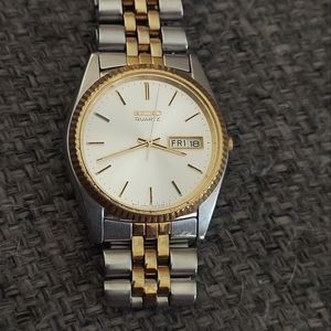 Seiko Day Date (7N43-8111)